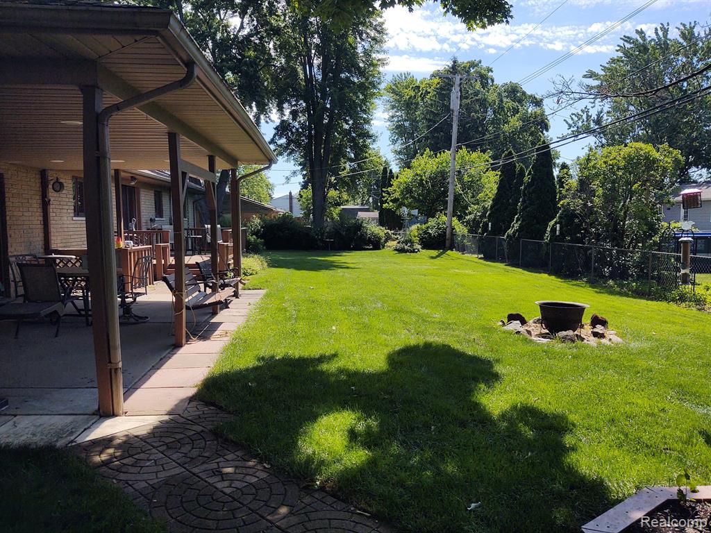 7460 FLICKINGER Drive, Shelby Twp, MI 48317 — Photo 9