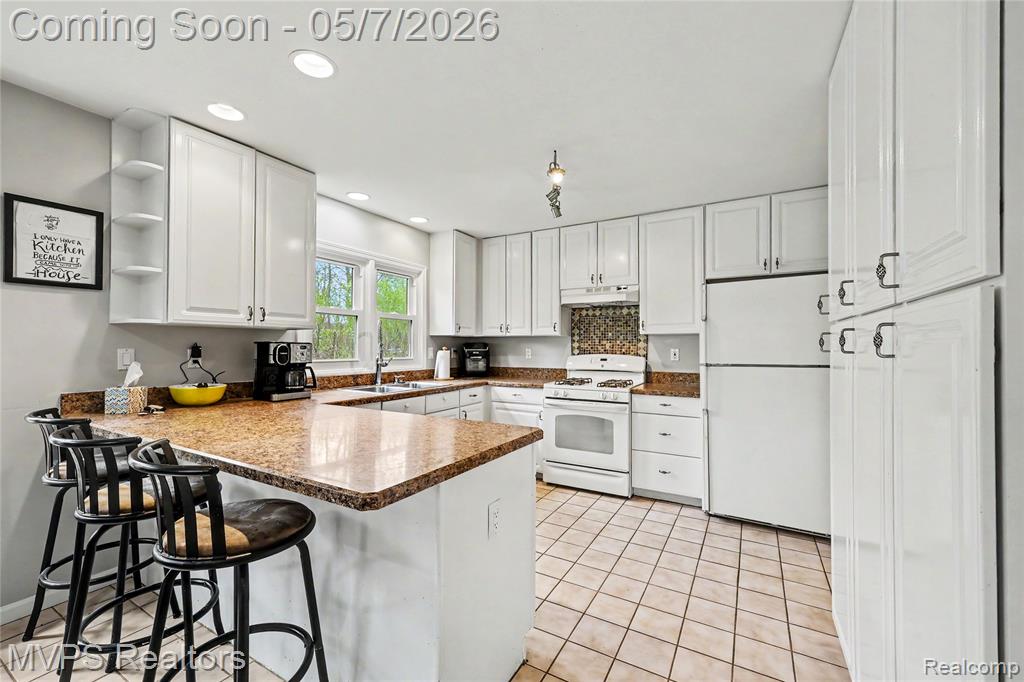 936 Wildbrook Lane, Lake Orion, MI 48362 — Photo 12