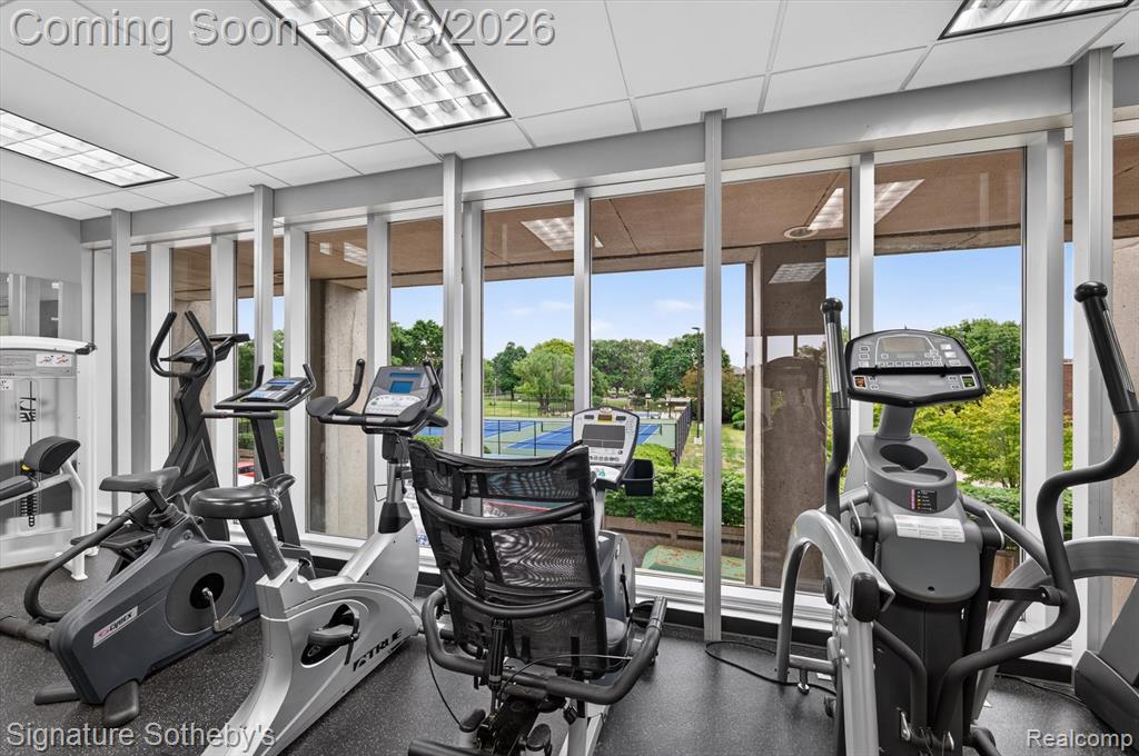 1300 E Lafayette Street, 912, Detroit, MI 48207 — Photo 33