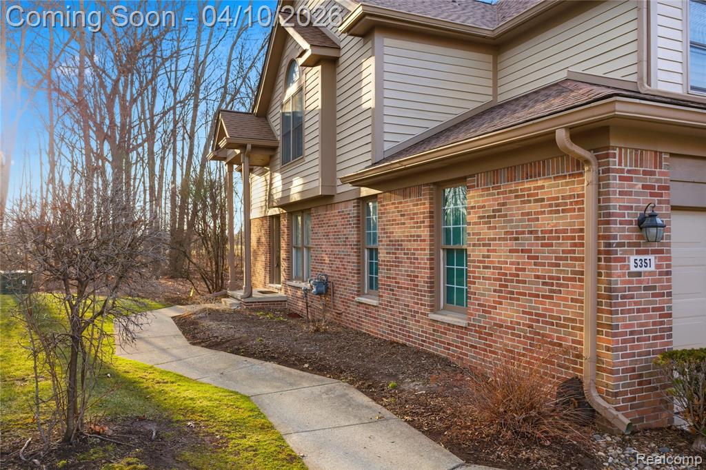 5351 Royal Vale Lane, Dearborn, MI 48126 — Photo 3