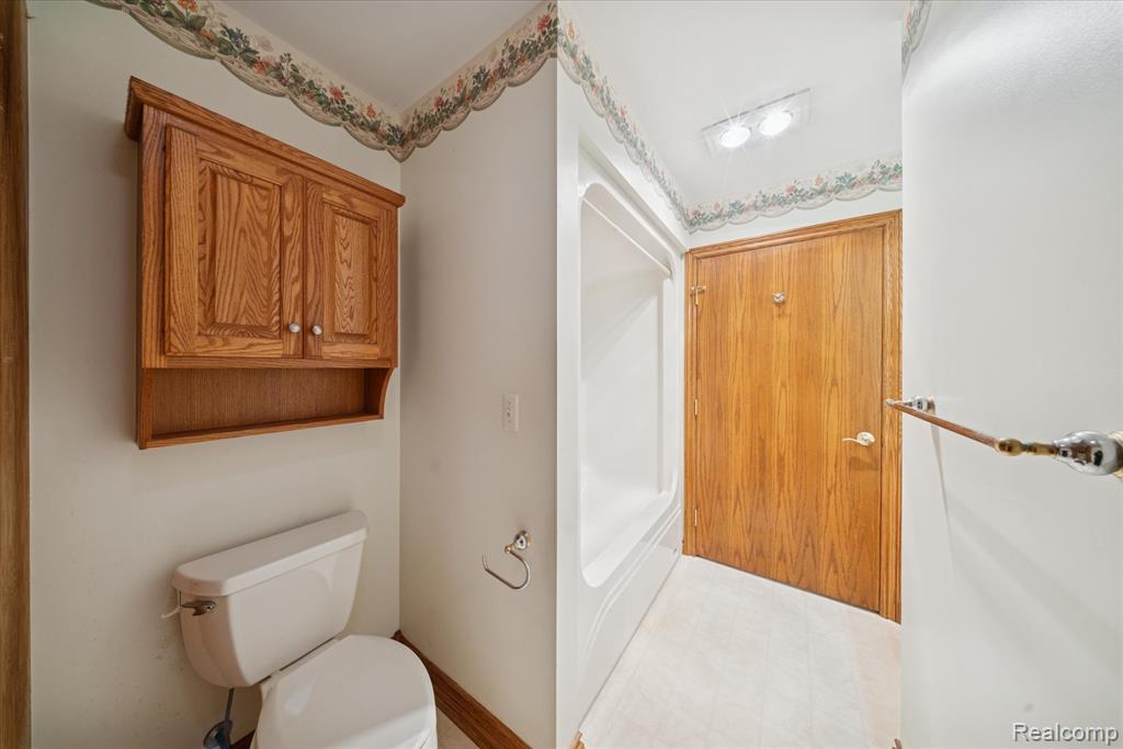 23220 Huron River Drive, Rockwood, MI — Photo 9