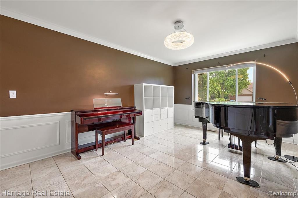 624 Glenmoor Drive, Oxford, MI 48371 — Photo 13
