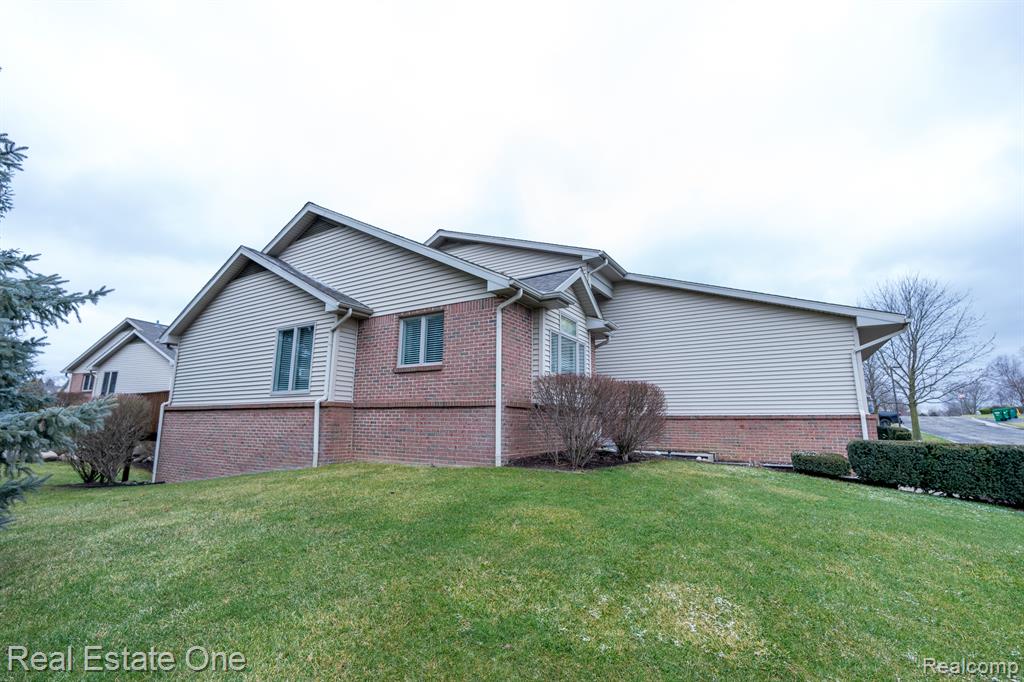 2278 CHERRY WOOD Drive, 50, Brighton, MI 48116 — Photo 2