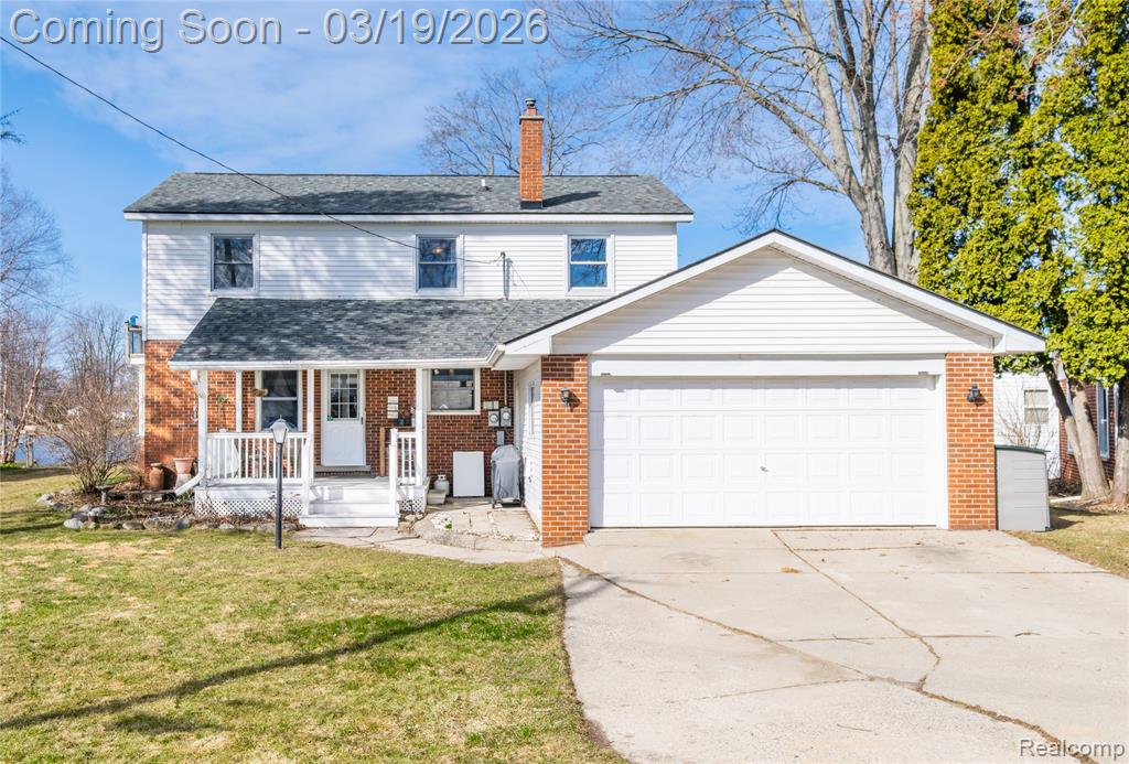 1962 Lake Pointe Drive, Ortonville, MI 48462 — front exterior