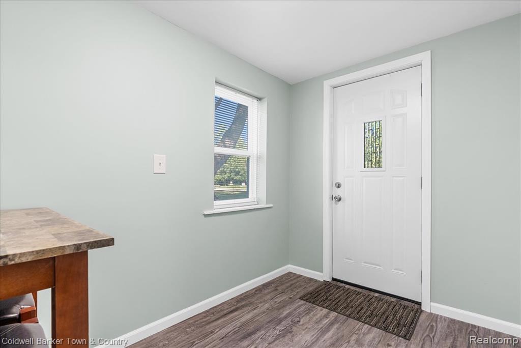 833 Hein Avenue, Lansing, MI 48911 — Photo 8