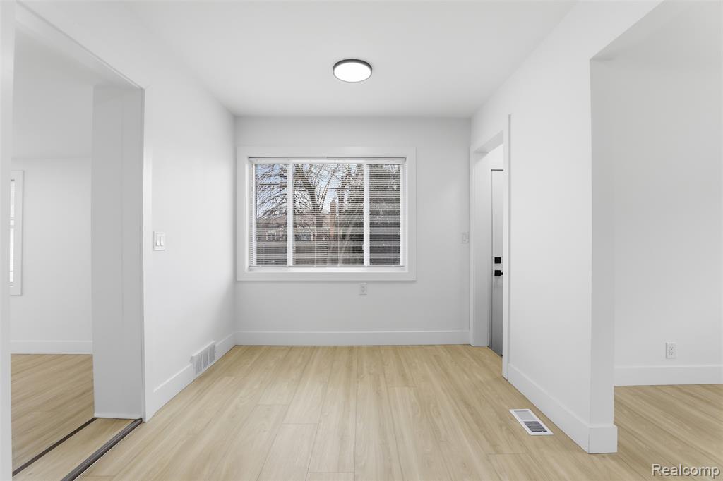 15230 Oakwood Drive, Oak Park, MI 48237 — Photo 19