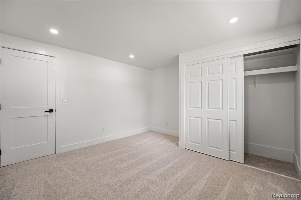 6742 Canterbury Court, Shelby Twp, MI 48316 — Photo 26