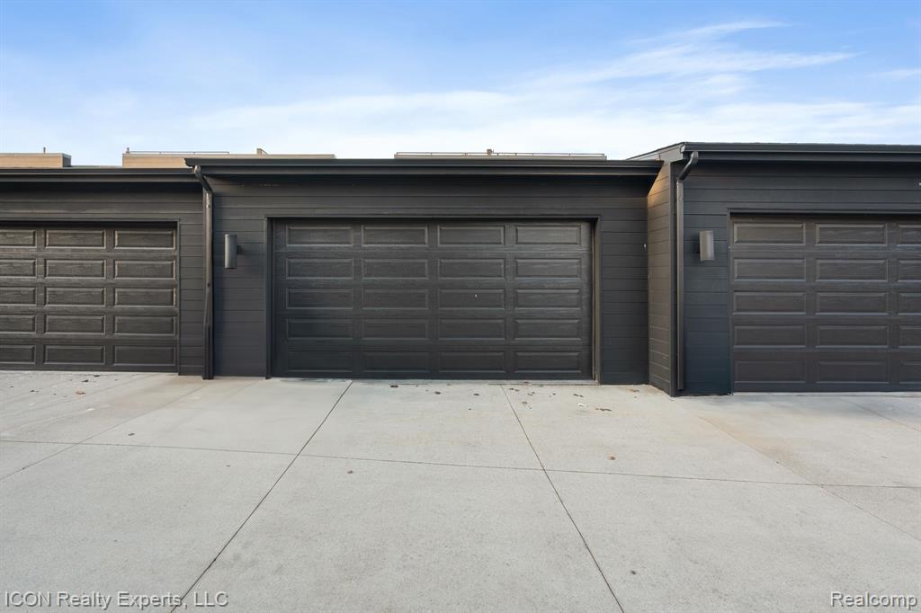 714 E PARENT Avenue, Royal Oak, MI 48067 — Photo 52
