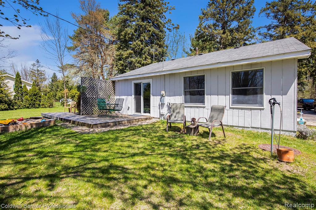 2574 S LAKE PLEASANT Road, Metamora, MI 48455 — Photo 17