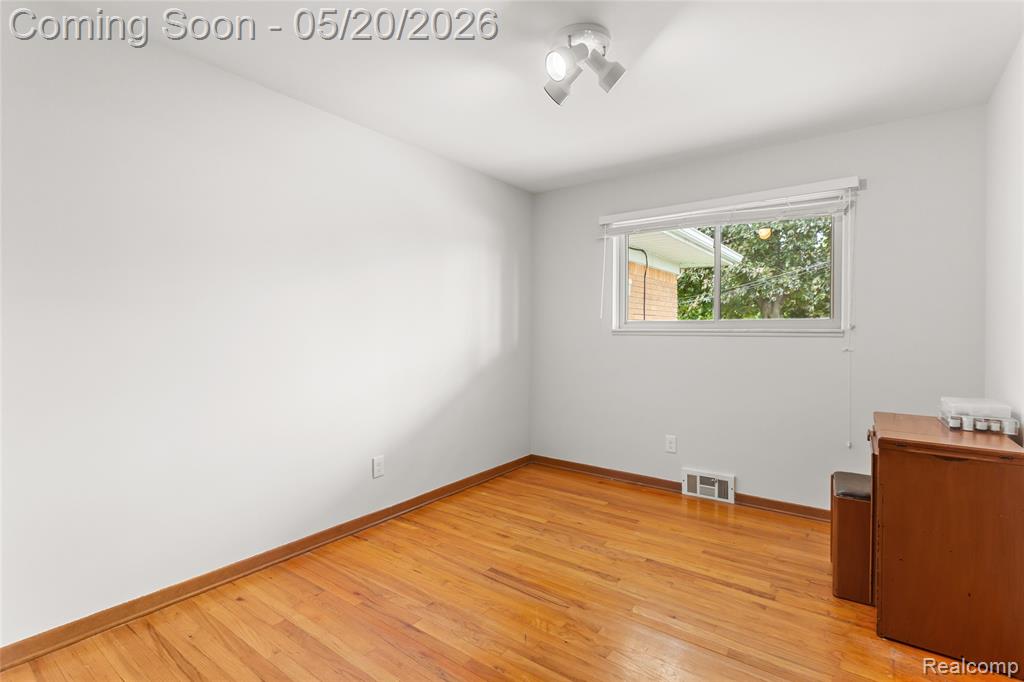 45078 Vanker Avenue, Utica, MI 48317 — Photo 32