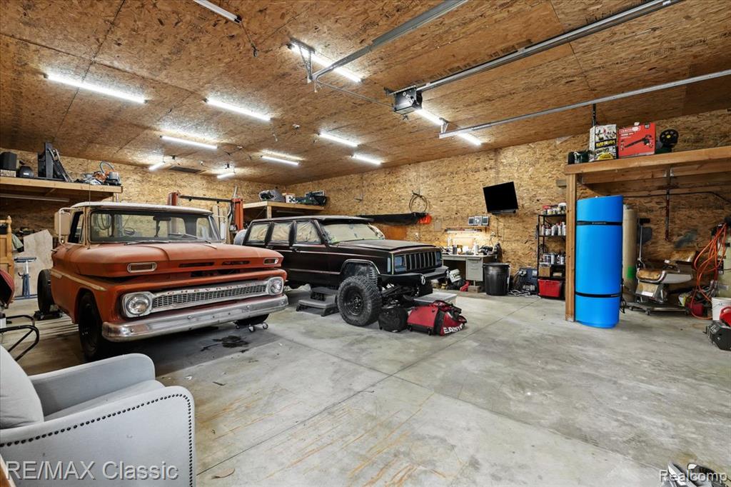 13947 Hearthstone Lane, Hartland, MI 48353 — Photo 40
