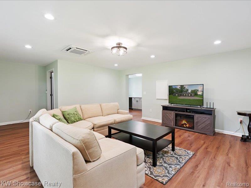 4581 Parker Drive, Howell, MI 48843 — Photo 14