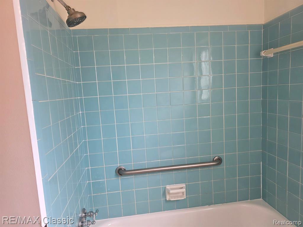 25714 Wexford Avenue, Warren, MI 48091 — Photo 17