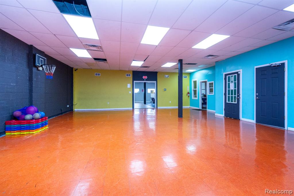 8930-8932 Greenfield Rd, Detroit, MI 48228 — Photo 13