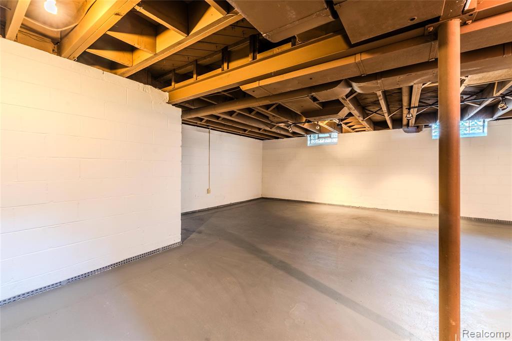 16991 Kirkshire Avenue, Beverly Hills, MI 48025 — Photo 18
