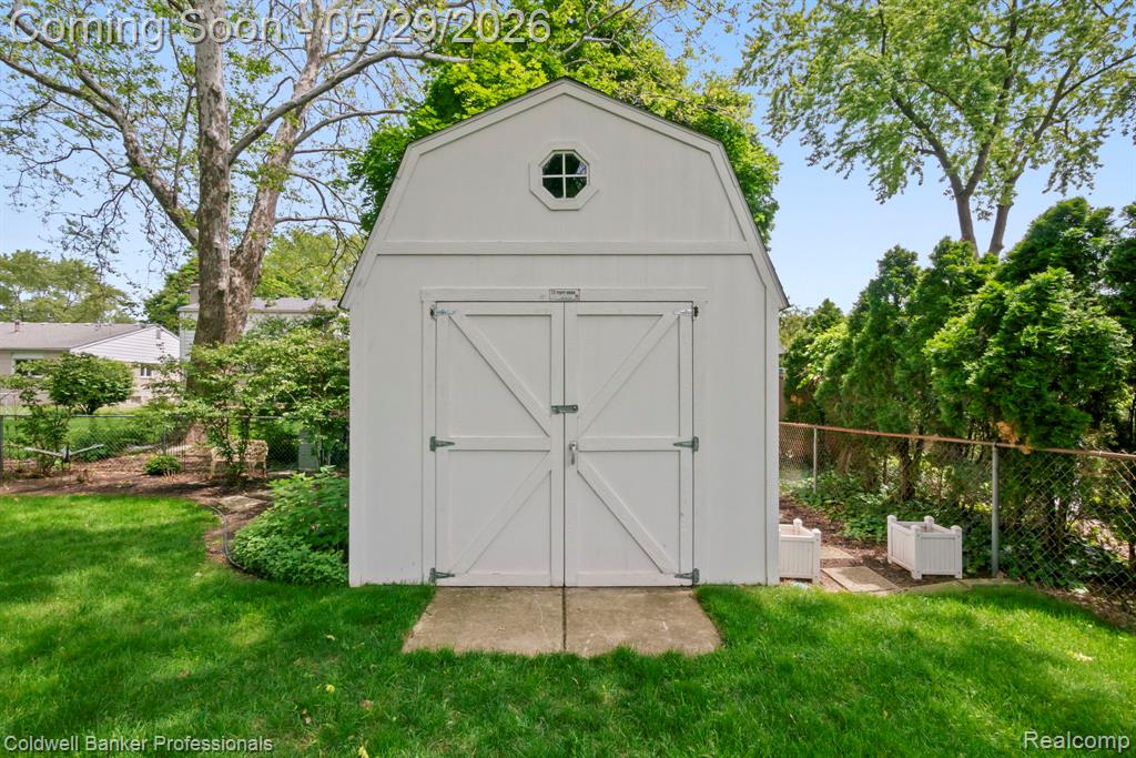 9310 Oakcliffe Drive, Plymouth, MI 48170 — Photo 16