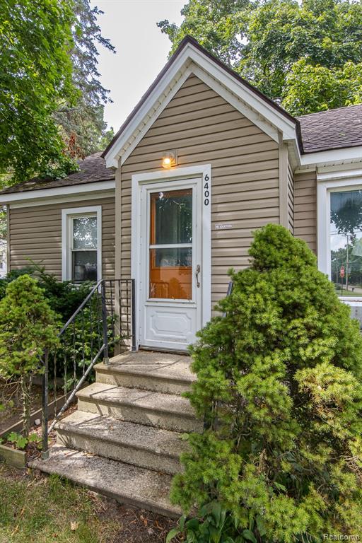 6400 Elmwood Drive, Waterford, MI 48329 — Photo 4