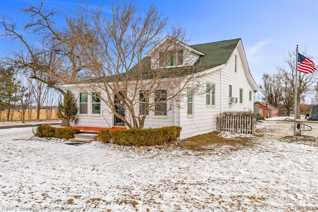 5086 STATE Road, Fort Gratiot, MI 48059 — Photo 2