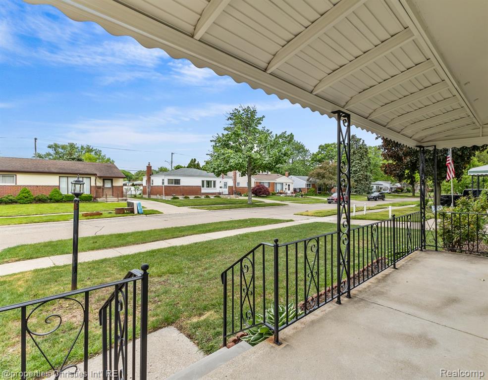 309 Sonia Avenue, Madison Heights, MI 48071 — Photo 30