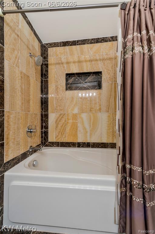 7348 Meadowridge Circle, West Bloomfield, MI — Photo 32