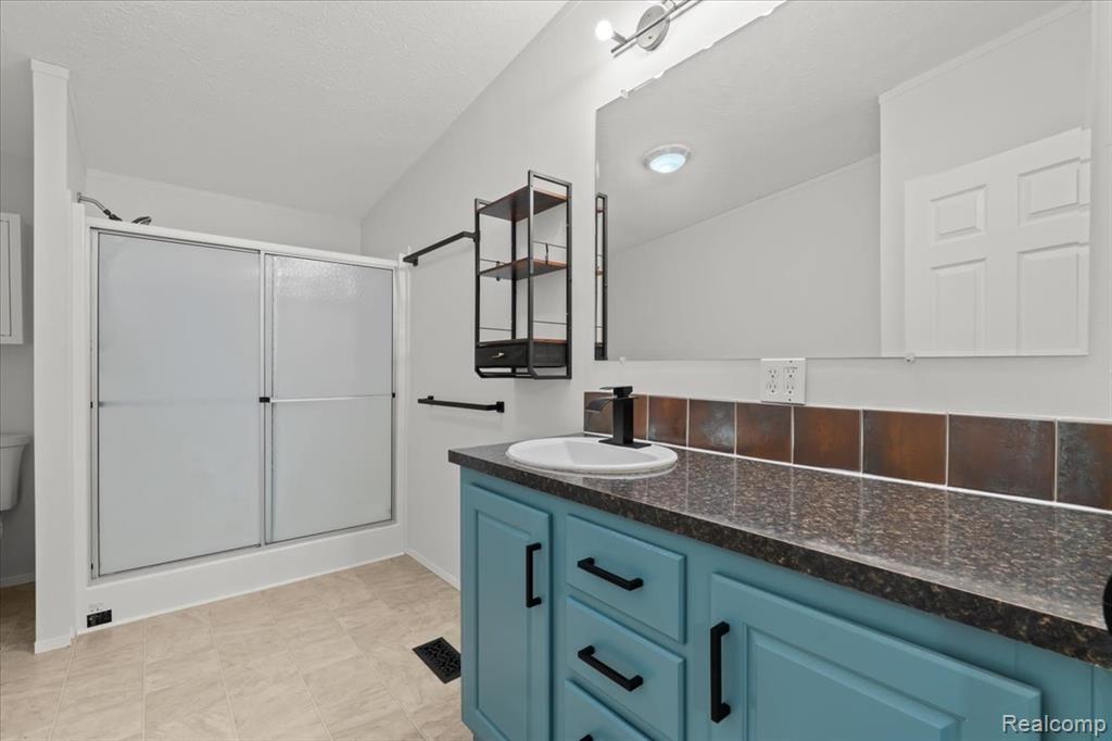 11214 Woodchester Court, South Lyon, MI 48178 — Photo 14