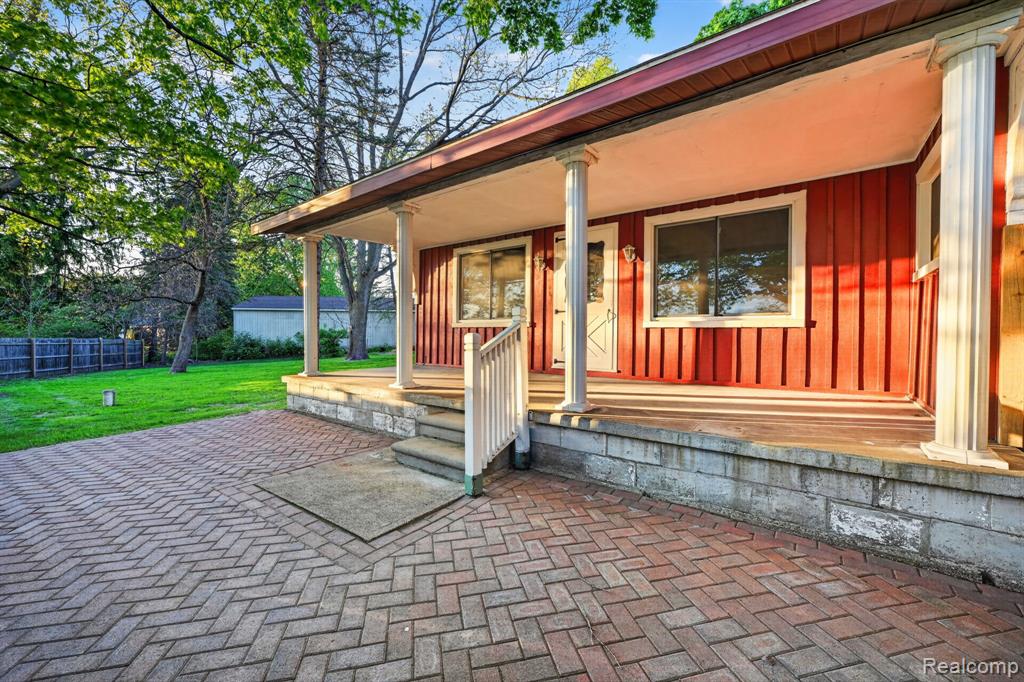 864 Hogsback Road, Mason, MI 48854 — Photo 2