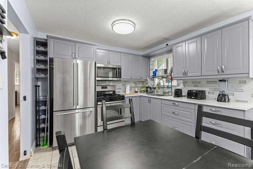 5908 Gilman Street, Garden City, MI — Photo 10