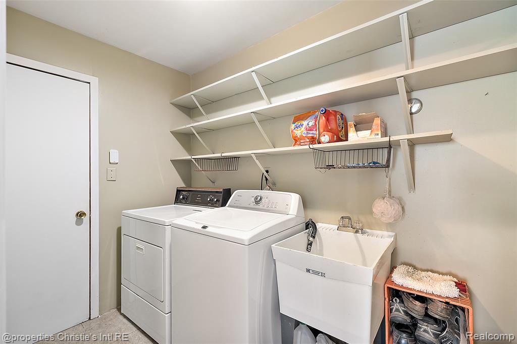 37337 LAKESHORE Drive, Harrison Township, MI — Photo 23