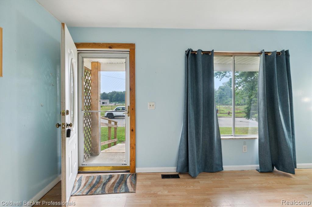 326 EAST Street, Holly, MI 48442 — Photo 6