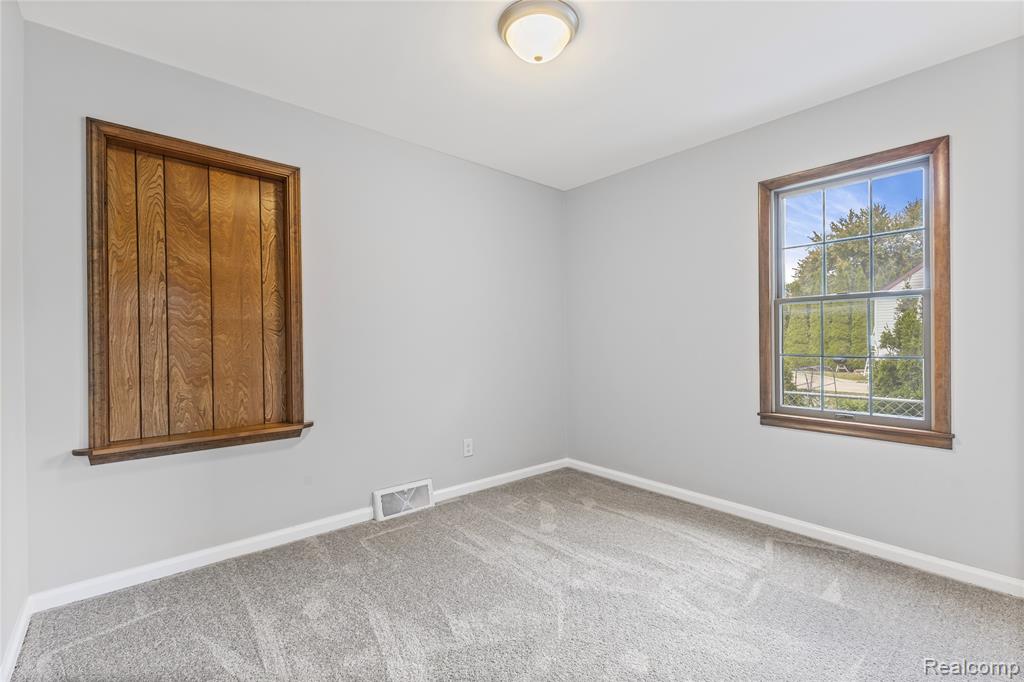 5803 Deering Street, Garden City, MI — Photo 20