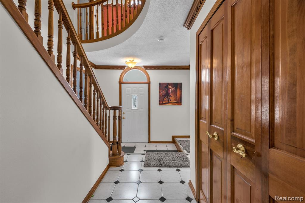 8121 Saint James Drive, Grosse Ile, MI 48138 — Photo 9