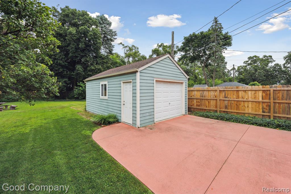 964 W LEWISTON Avenue, Ferndale, MI 48220 — Photo 49