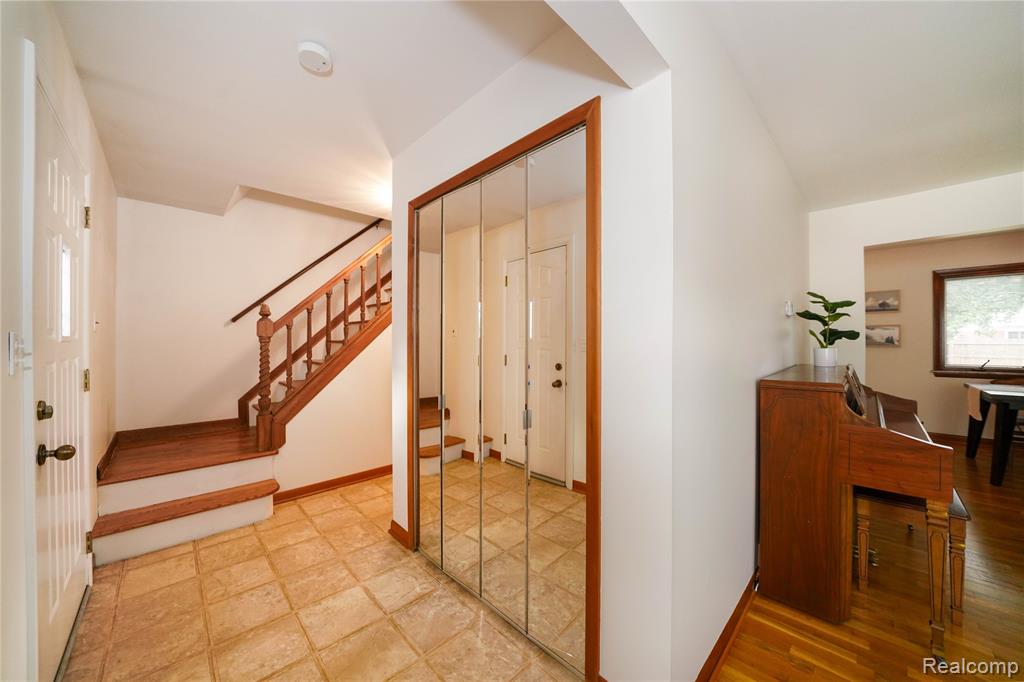 761 Tanglewood Drive, Madison Heights, MI 48071 — Photo 20