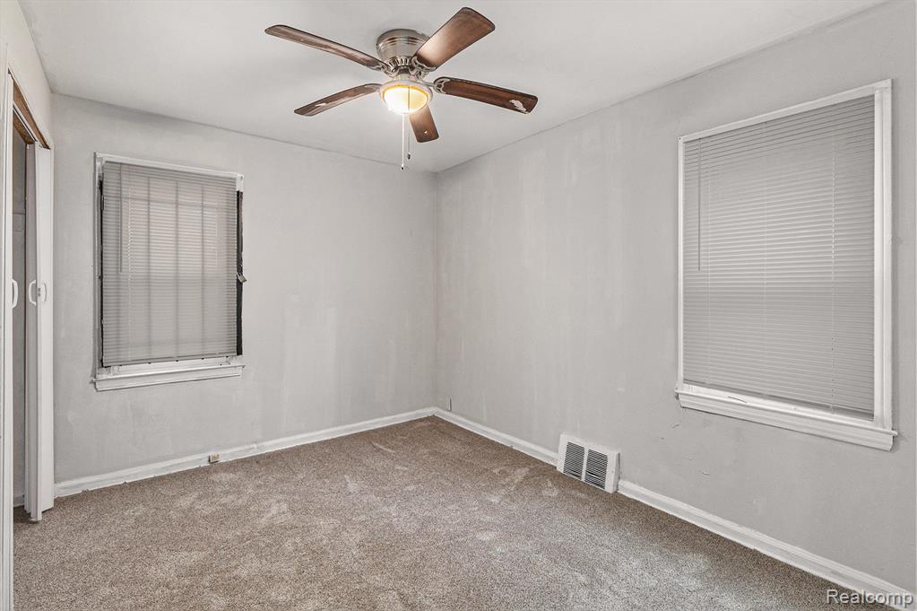 9336 SUSSEX St Street, Detroit, MI 48228 — Photo 12