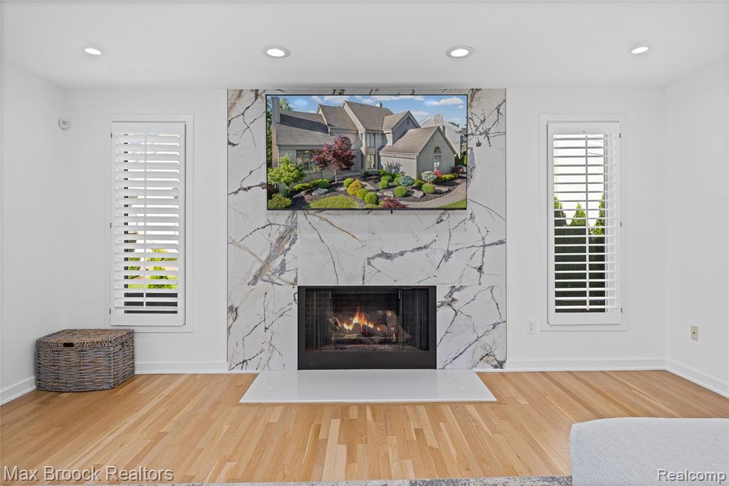 7102 Alta Vista Drive, West Bloomfield, MI — Photo 29