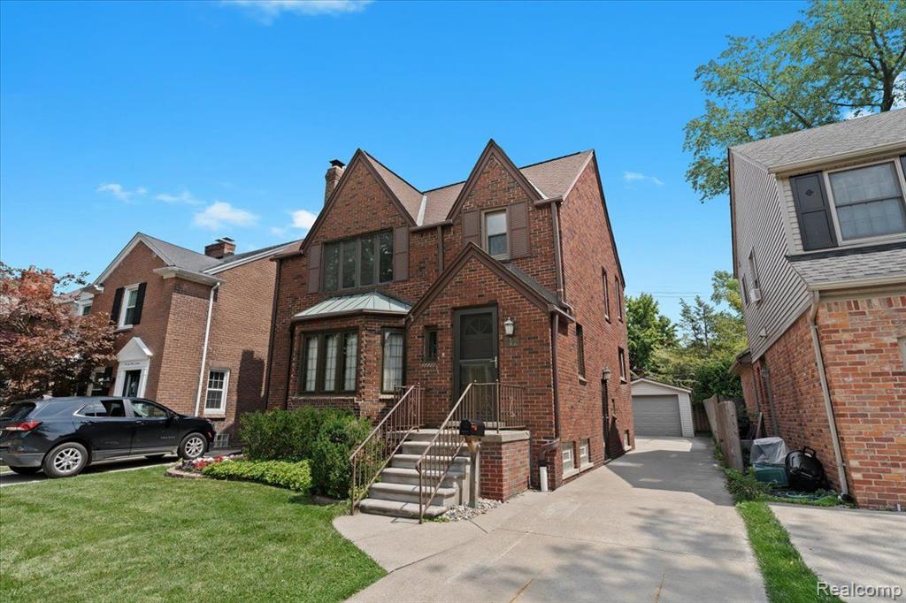312 MCKINLEY Avenue, Grosse Pointe Farms, MI 48236 — Photo 38