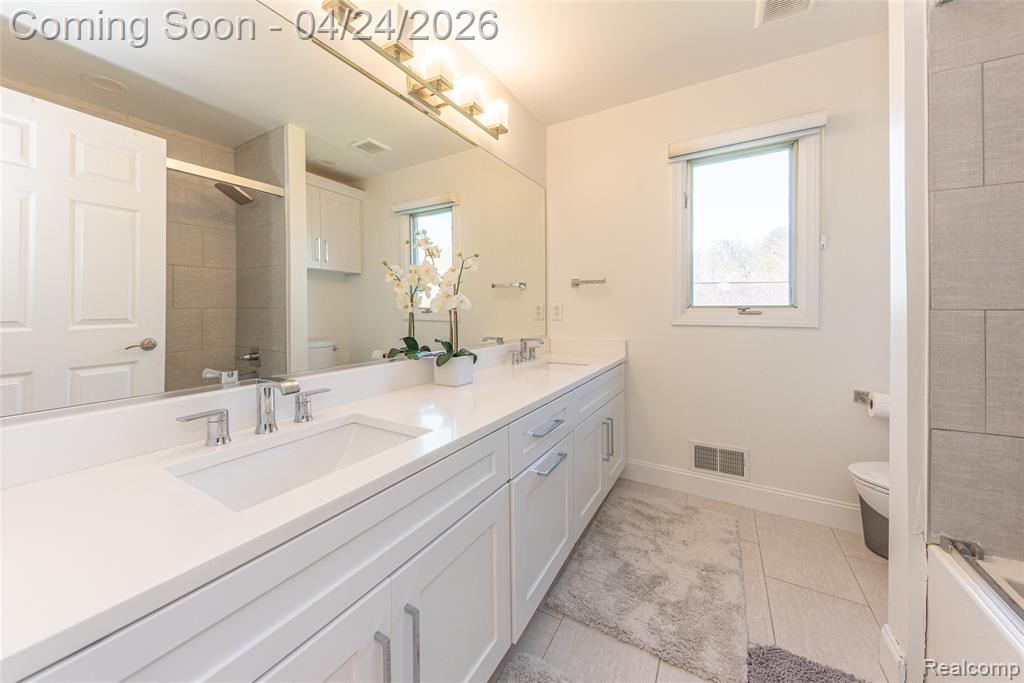 45711 Bristol Circle, Novi, MI 48377 — Photo 36