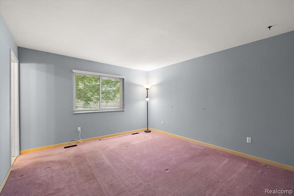 2947 SUN TERRACE Drive, Hartland, MI 48353 — Photo 31
