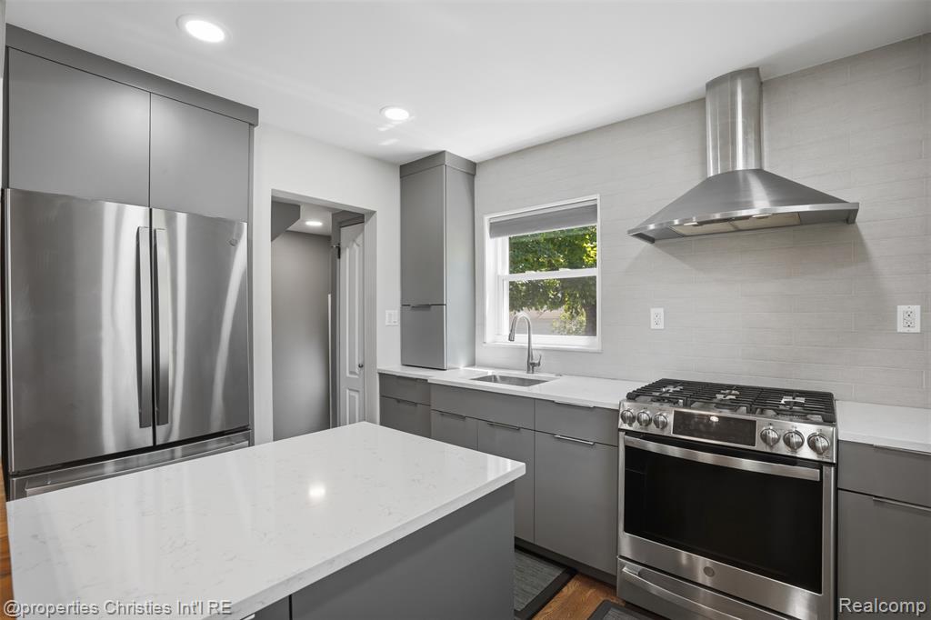 4602 Groveland Avenue, Royal Oak, MI 48073 — Photo 12