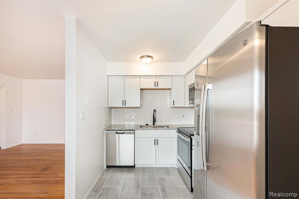 4830 BRIARWOOD Avenue, Royal Oak, MI 48073 — Photo 2