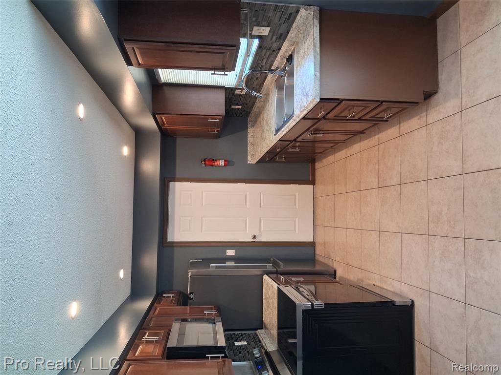 2219 Lakeview Avenue, Ypsilanti, MI 48198 — Photo 11
