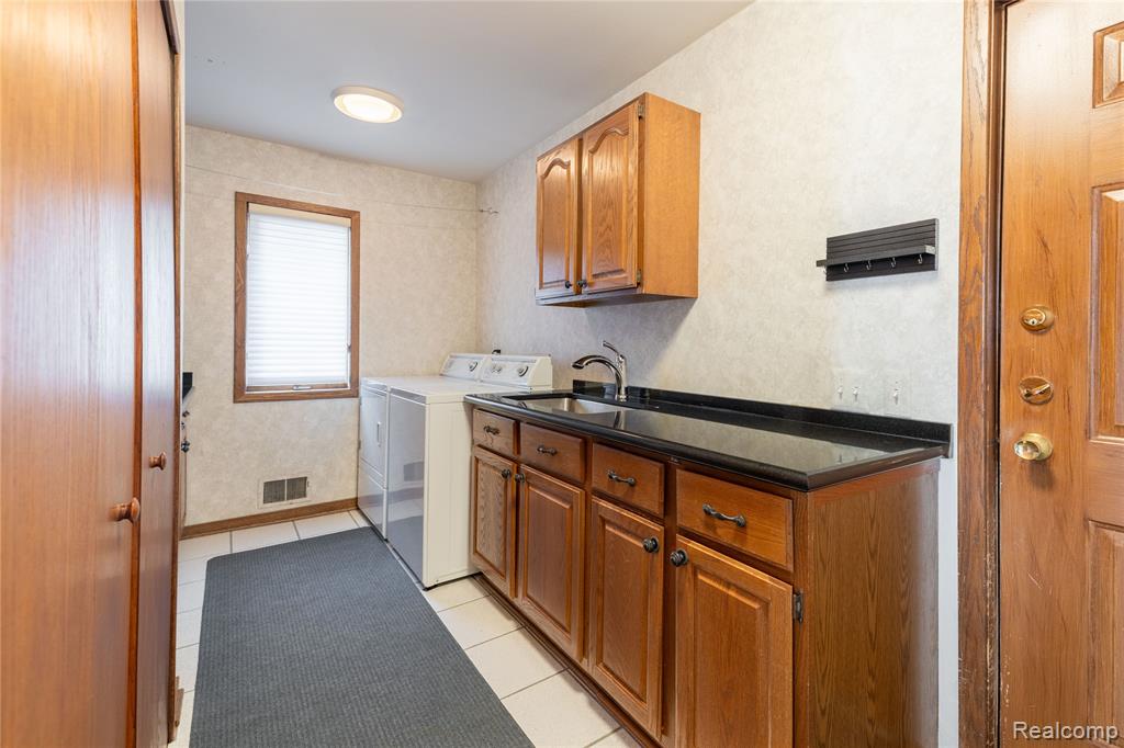 21774 East River Road, Grosse Ile, MI 48138 — Photo 41
