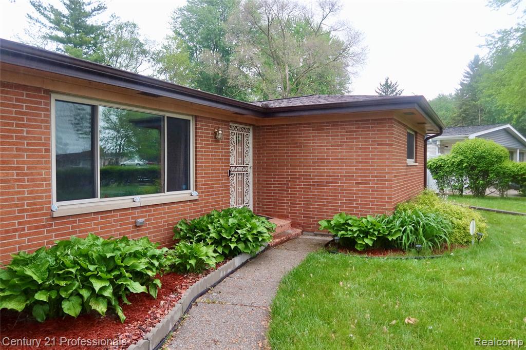 4365 Jo Drive, Saginaw, MI 48601 — Photo 2