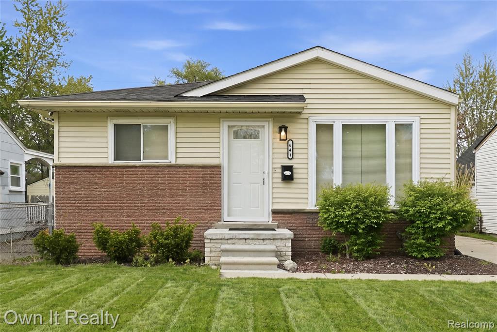 641 E Brockton Avenue, Madison Heights, MI 48071 — front exterior