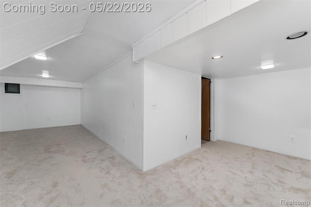 32105 W 12 Mile Road, Farmington, MI 48334 — Photo 18