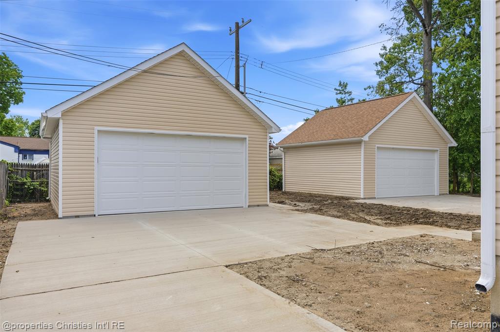 27828 Groveland Street, Madison Heights, MI 48071 — Photo 25