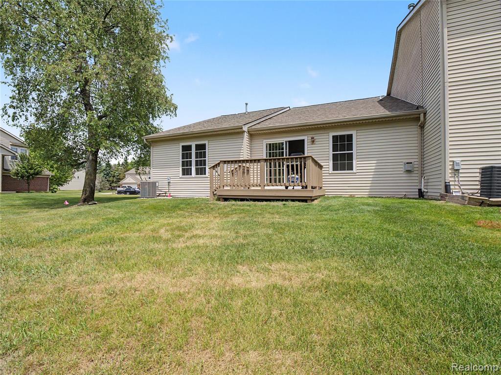 2263 Crystal Crossing Drive, Howell, MI 48843 — Photo 36
