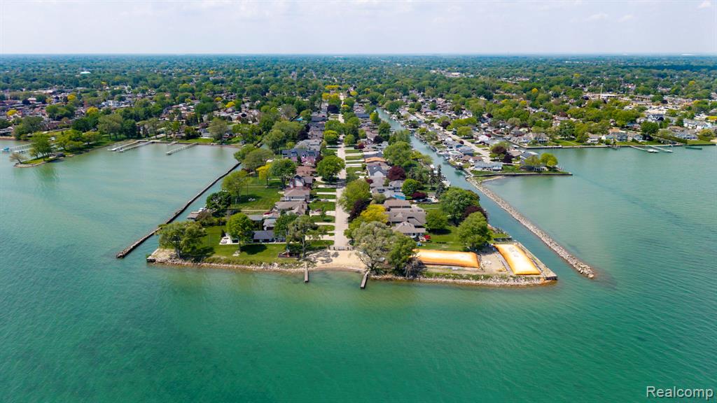 22606 Ardmore Park Drive, Saint Clair Shores, MI 48081 — Photo 43