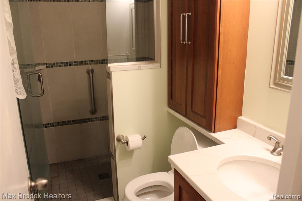 423 Dalebrook Lane, Bloomfield Hills, MI 48301 — Photo 12