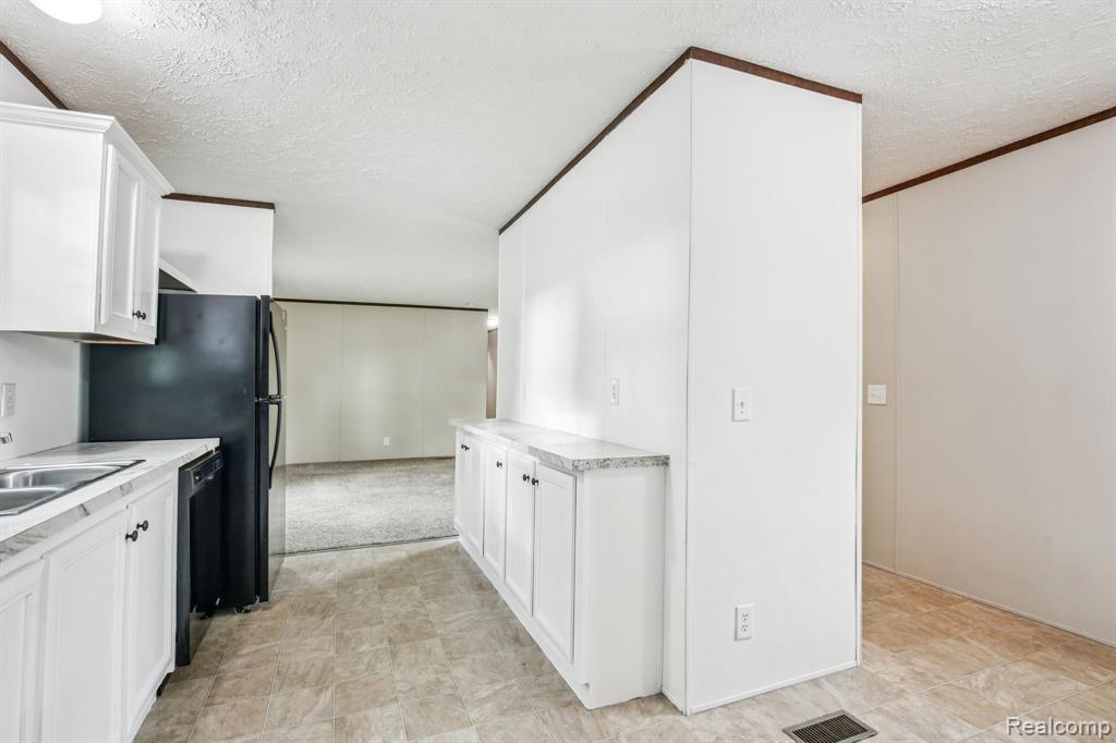 4726 Harrow Court, Sterling Heights, MI 48310 — Photo 7